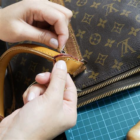 rigenerare vacchetta louis vuitton|Louis Vuitton leather repair.